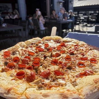 Farrelli's Pizza - 16" James' Favorite with Pepperoni - Pizza Near Me - Tacoma, Washington