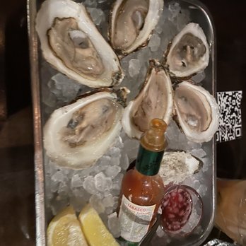 Lucille's Oyster Dive - Seafood Near Me - Montreal, Quebec