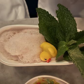 Pastiche - Bathtub cocktail - Cocktail Bars Near Me - Toronto, Ontario Pastiche - Bathtub cocktail - Cocktail Bars Near Me - Toronto, Ontario