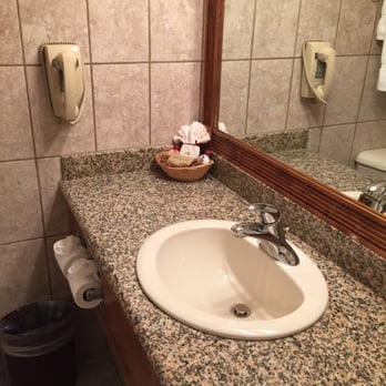 Portside Suites - Bathroom Vanity - Hotels Near Me - Brookings, Oregon Portside Suites - Bathroom Vanity - Hotels Near Me - Brookings, Oregon