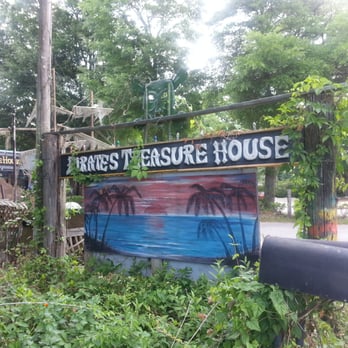 PiratesTreasure House - This artful sign was painted by the owner! - Art Galleries Near Me - Little River, South Carolina PiratesTreasure House - This artful sign was painted by the owner! - Art Galleries Near Me - Little River, South Carolina