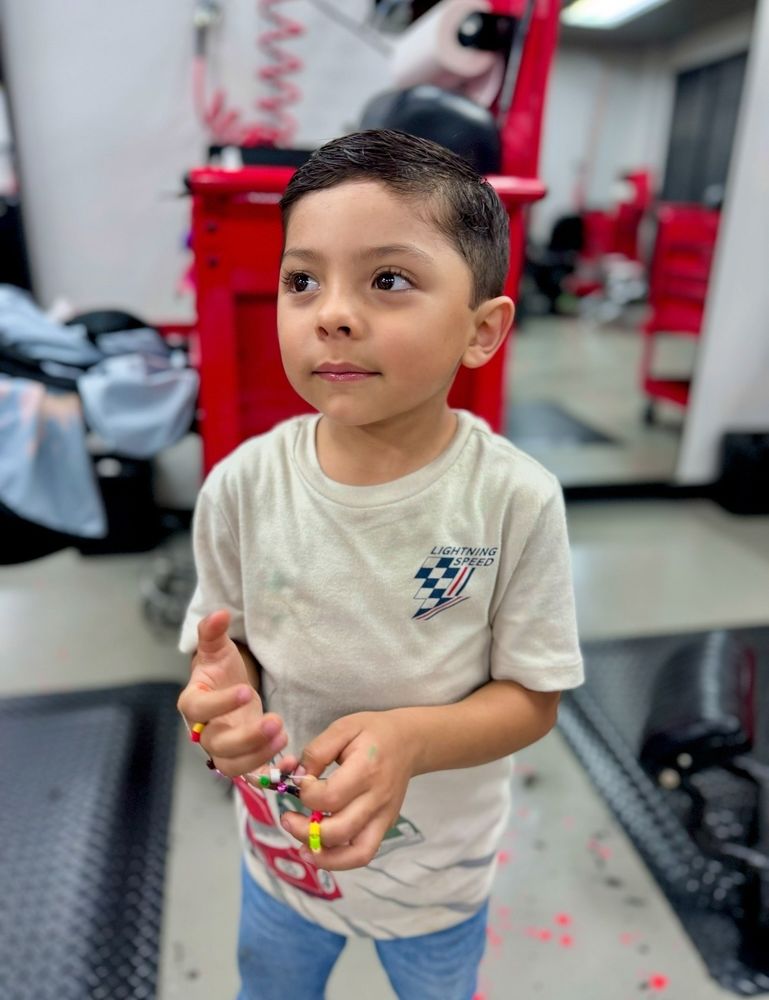 Hangar 22 Barbers Logo