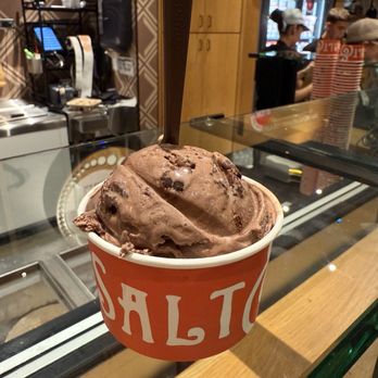 Salt & Straw - Chocolate Gooey Brownie - Ice Cream & Frozen Yogurt Near Me - Miami Beach, Florida Salt & Straw - Chocolate Gooey Brownie - Ice Cream & Frozen Yogurt Near Me - Miami Beach, Florida
