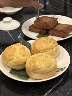 Li Yen 麗苑 by null