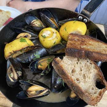 Leland Eating and Drinking House  - Mussels - Wine Bars Near Me - Brooklyn, New York