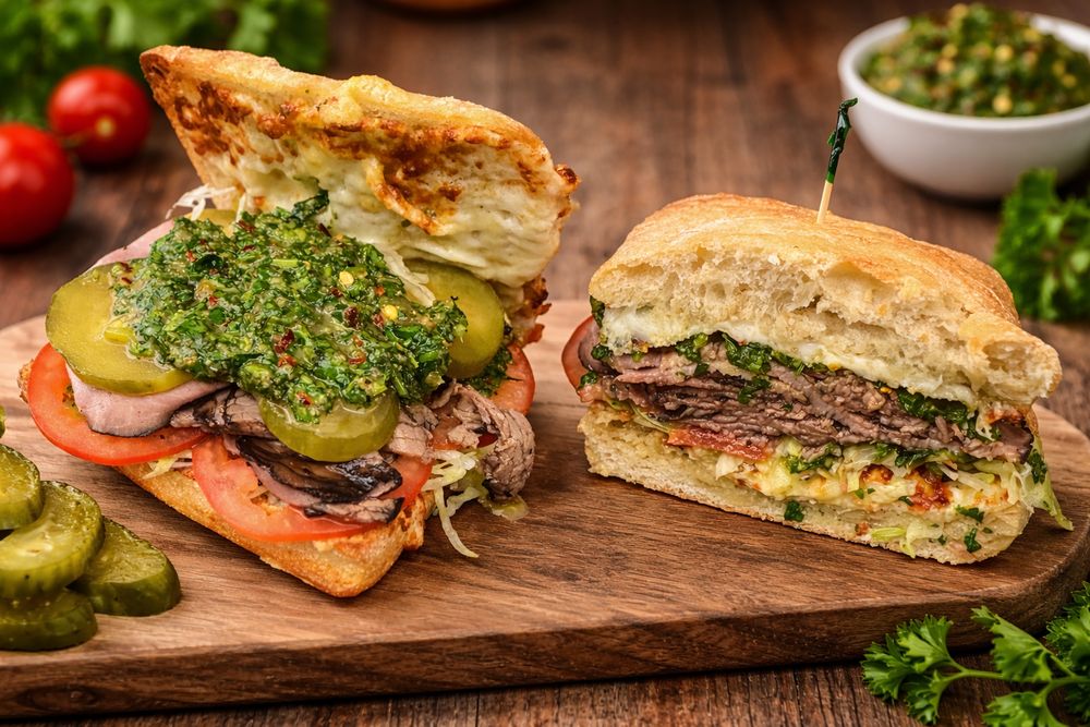 Papa's Liquor & Deli Logo