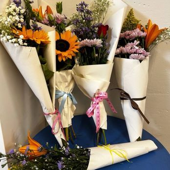 Hidalgo Flowers - Florists Near Me - Vista, California