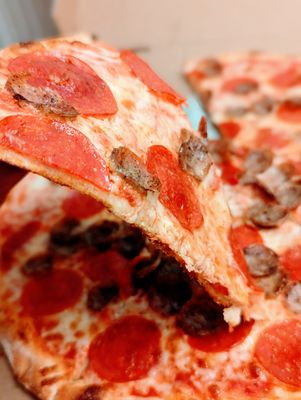 Romano's Pizza by null