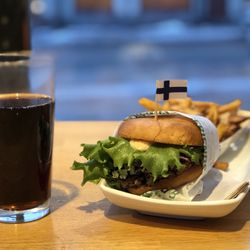 Friends & Brgrs