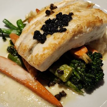 Modern Kitchen - Salad Near Me - Westlake Village, California