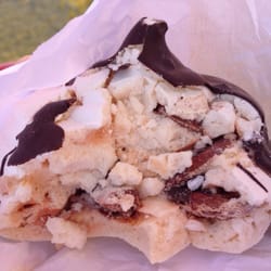 Coques de Perafita - Large almond chunks in my yummy meringue