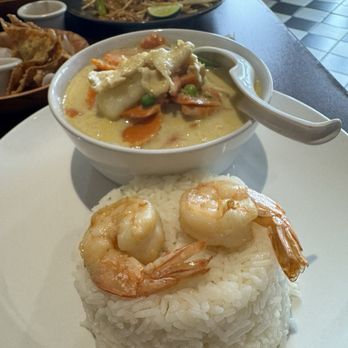 Pad Thai Classic - Thai Near Me - Long Beach, California