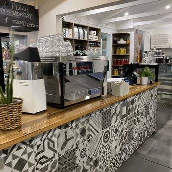 Meresta Eatery - Cafes Near Me - Binalong Bay, TAS