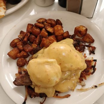 Briarpatch Restaurant - Short rib eggs Benedict - American Near Me - Winter Park, Florida