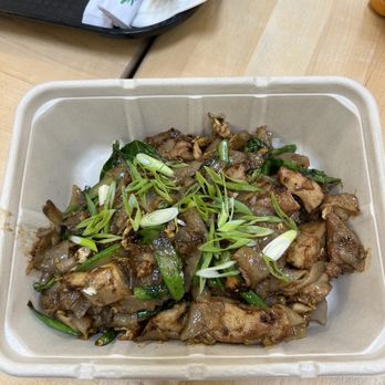 Kra-Pow Thai Eatery - padseeeew - Thai Near Me - Stanton, California