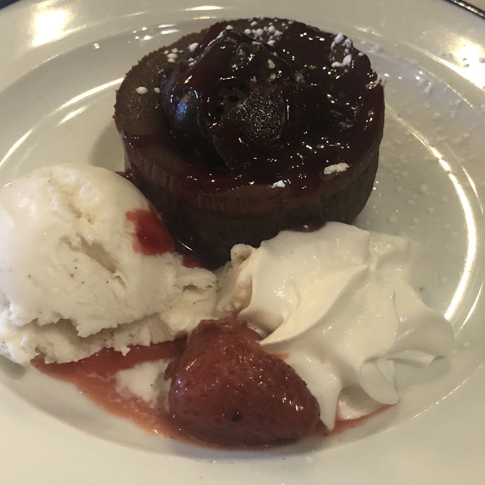 Trapeze Restaurant - Chocolate lava cake - Italian Near Me - Burlingame, California Trapeze Restaurant - Chocolate lava cake - Italian Near Me - Burlingame, California