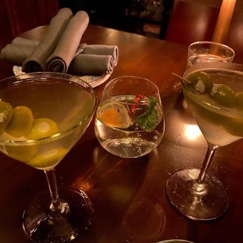 Armitage Alehouse - Dirty martinis - best ever - Pubs Near Me - Chicago, Illinois Armitage Alehouse - Dirty martinis - best ever - Pubs Near Me - Chicago, Illinois
