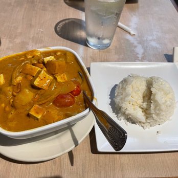 Dao Thai - MASSAMAN CURRY - Thai Near Me - Chicago, Illinois Dao Thai - MASSAMAN CURRY - Thai Near Me - Chicago, Illinois