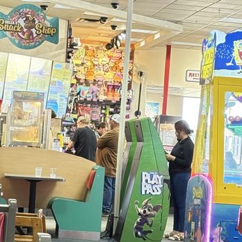 Chuck E. Cheese - Pizza Near Me - Huntington Beach, California