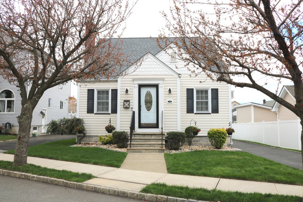 ALESSANDRA HERZOGRE/MAX COMPETITIVE EDGE 33 Photos 251 Main St, Metuchen, New Jersey Real