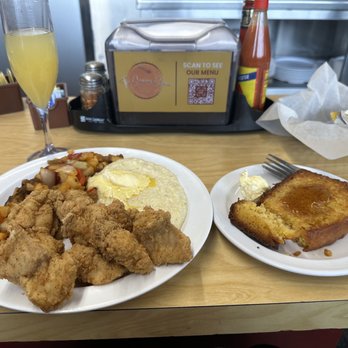The Serving Spoon - Catfish nuggets, potatoes, grits and cornbread - Breakfast & Brunch Near Me - Inglewood, California The Serving Spoon - Catfish nuggets, potatoes, grits and cornbread - Breakfast & Brunch Near Me - Inglewood, California
