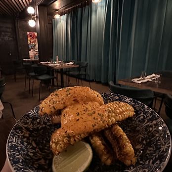 Bar Peached - Spiced Corn 'Ribs' - Cocktail Bars Near Me - Austin, Texas Bar Peached - Spiced Corn 'Ribs' - Cocktail Bars Near Me - Austin, Texas