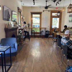 Songbird Coffee & Tea House - Indoor seating