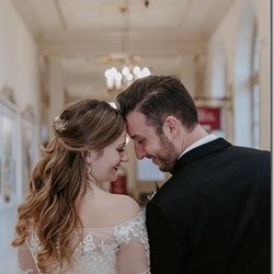 Bridal Beauty On Location - Love is certainly in the hair