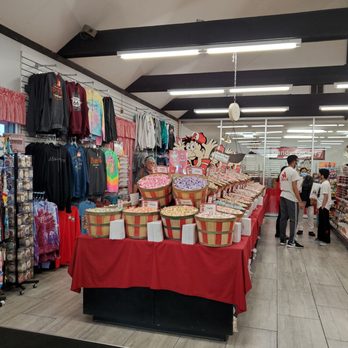 Redmon's Candy Factory - Candy Stores Near Me - Phillipsburg, Missouri