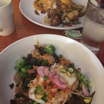 Simple Cafe - Korean BBQ bowl and chorizo eggs Benedict - Breakfast & Brunch Near Me - Lake Geneva, Wisconsin