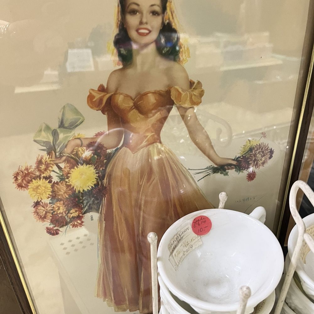 Columbus Antique Mall - Antiques Near Me - Columbus, Wisconsin Columbus Antique Mall - Antiques Near Me - Columbus, Wisconsin