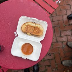 The Soupery - Tomato soup & Grilled Cheese