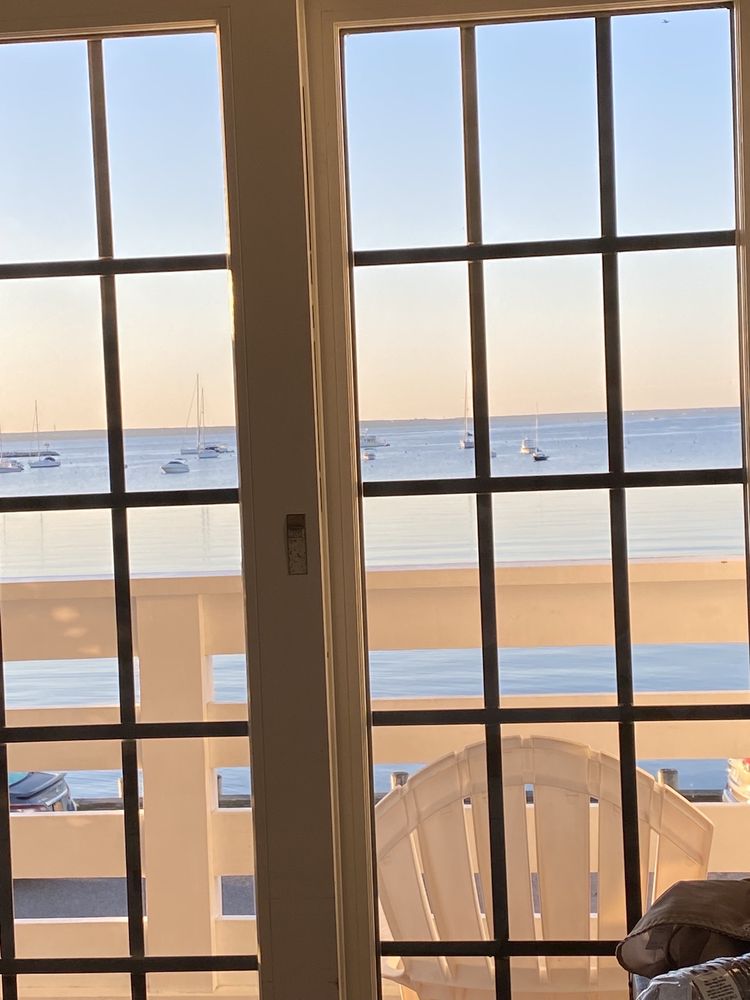 ANCHOR INN BEACH HOUSE Updated October 2024 18 Photos & 21 Reviews