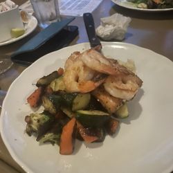 DeeZ Bar & Grill - Salmon and Prawns