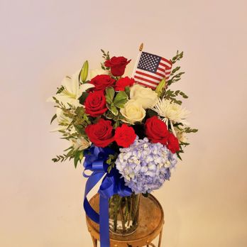 Bethpage Florist - PATRIOTIC ARRANGEMENT - Florists Near Me - Bethpage, New York Bethpage Florist - PATRIOTIC ARRANGEMENT - Florists Near Me - Bethpage, New York