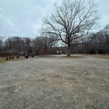 Ledyard Water Down Sawmill - Parking area (w/trash cans) - Landmarks & Historical Buildings Near Me - Ledyard, Connecticut Ledyard Water Down Sawmill - Parking area (w/trash cans) - Landmarks & Historical Buildings Near Me - Ledyard, Connecticut