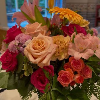 Stadium Flowers - A week later the bouquet still looks amazing! - Florists Near Me - Everett, Washington Stadium Flowers - A week later the bouquet still looks amazing! - Florists Near Me - Everett, Washington