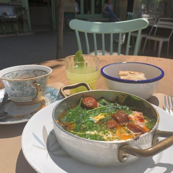 Ugot Bruncherie - Popeye Shakshuka! - Coffee & Tea Near Me - Barcelona, B Ugot Bruncherie - Popeye Shakshuka! - Coffee & Tea Near Me - Barcelona, B