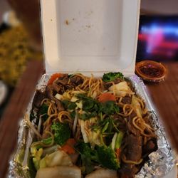 Asian Fusion & Bobaria - Beef Chow Mein