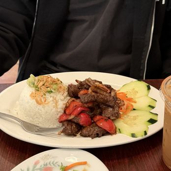 Sai Gòn Café - Shakey Beef with Rice - Vietnamese Near Me - Lancaster, Pennsylvania Sai Gòn Café - Shakey Beef with Rice - Vietnamese Near Me - Lancaster, Pennsylvania