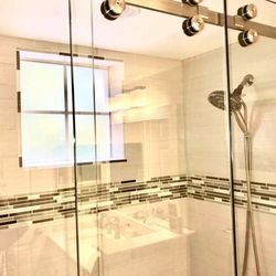 Carson's Mirror and Glass - Custome 4 panel Serenity glass tub doors with ladder handles