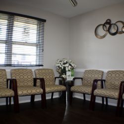 Staten Island Smile Dental - Waiting room