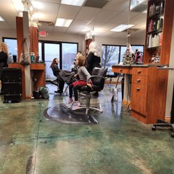 Rumors Salon and Spa - Style station