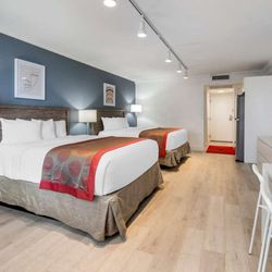 Ramada Plaza by Wyndham Marco Polo Beach Resort - Guest room