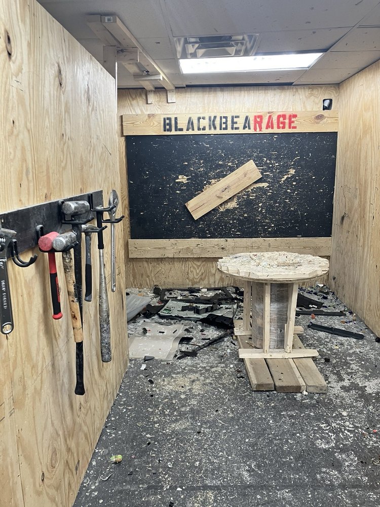 BLACK BEAR AXE THROWING Updated August 2024 101 Kenwood Rd, Fayetteville, Axe