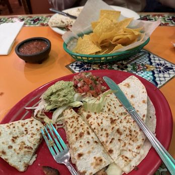 El Potro Mexican Grill - Grilled chicken quesadilla Chips - Mexican Near Me - Malden, Massachusetts