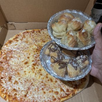 Pina's Pizza - Cheese Pizza, Zeppoles with Nutella, and Garlic Rolls - Pizza Near Me - Miami, Florida