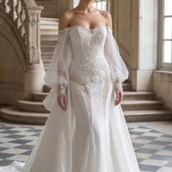 Couture Shop - #W2301From the intricately beaded corset bodice and sheer illusion side panels to the dramatic voluminous overskirt.
@coutureshoplaBoutique