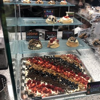 Cinnaholic - Cinnamon rolls and cake - Bakeries Near Me - Gilbert, Arizona