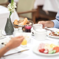 Reduce Hotel Vital ****S Bad Tatzmannsdorf - Herzhaftes Frühstück im Reduce Hotel Vital ****S Bad Tatzmannsdorf